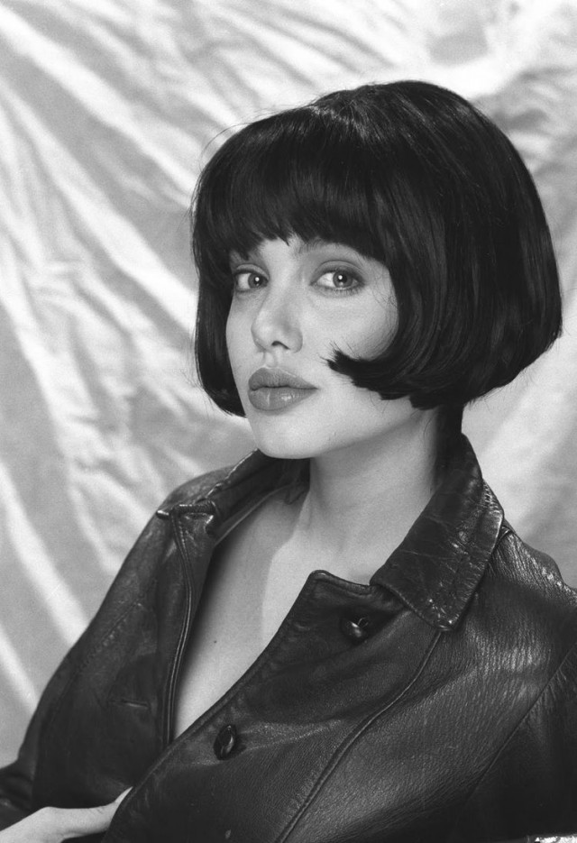18 смелых фото юной Анджелины Джоли, показывающие, что она всегда была горячей штучкой