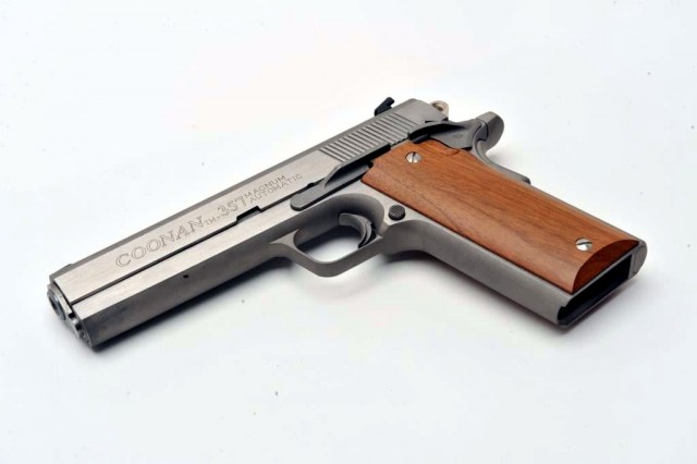 Пистолет на слона: почему Desert Eagle стал оружием-легендой