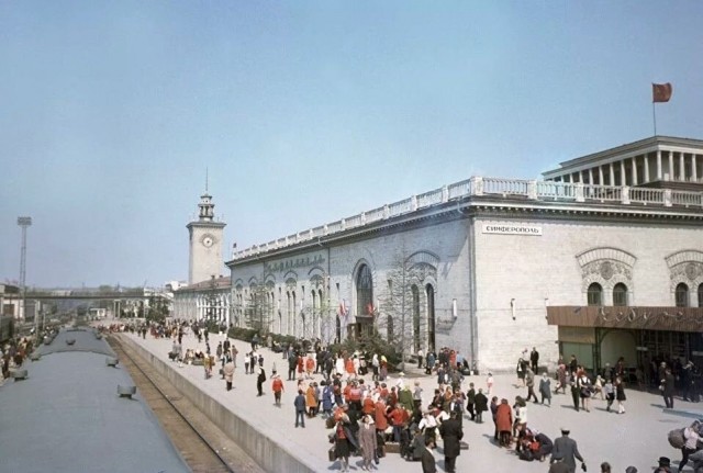 Прогулка по Крыму 1969 года. Каким был полуостров, когда вся страна смотрела "Бриллиантовую руку"?