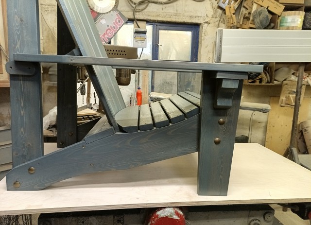 Кресло в стиле Кантри