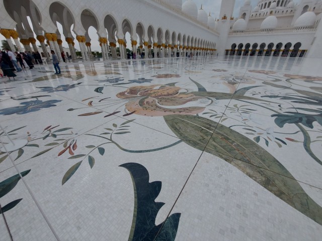 Дубайск в декабре