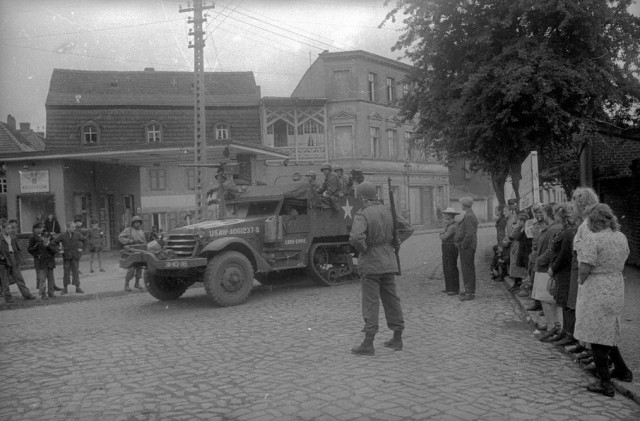 Фотограф Евгений Халдей