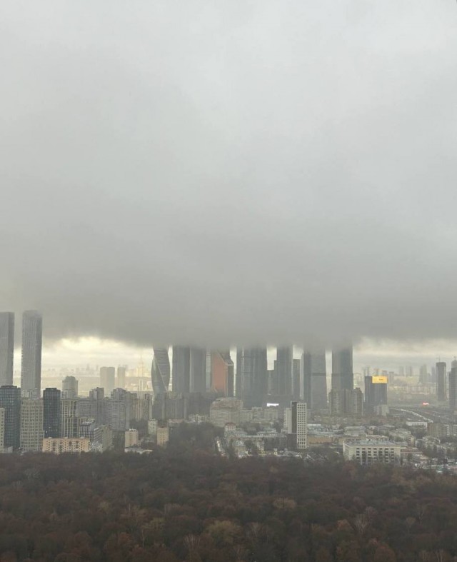 На Москву надвигается гигантская снежная туча