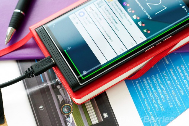 Фото нового смартфона-раскладушки Samsung утекли в сеть
