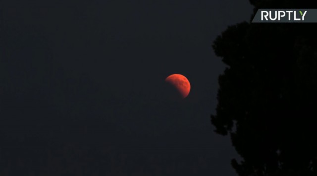 Самое долгое лунное затмение в XXI веке