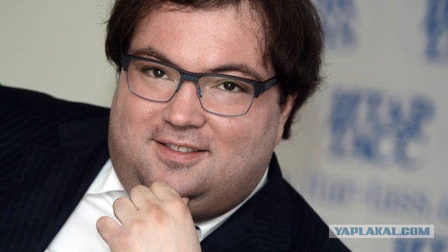 Народ требует отставки министра труда.