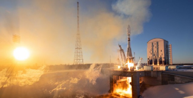 Ракета «Союз-2.1б» с двумя гелиогеофизическими спутниками «Ионосфера-М» стартовала с Восточного