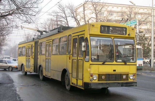 Игра на ЯПе: Угадай АВТО-9