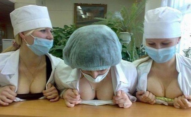 Когда девушкам скучно на работе