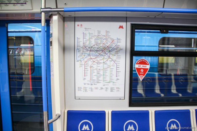 Все достоинства и недостатки нового поезда московского метро