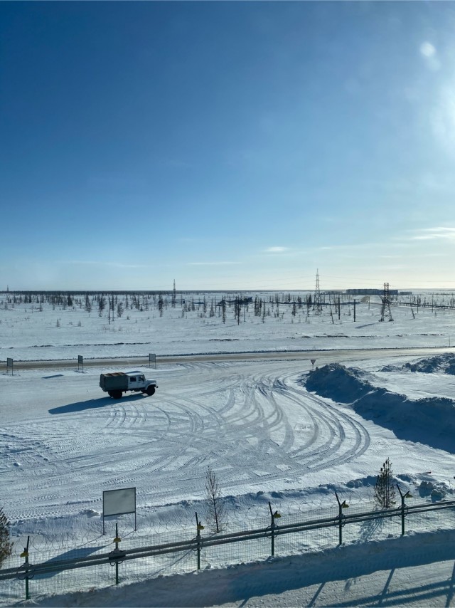Давайте фото у кого какой вид из окна на оживленные улицы городов в настоящий момент