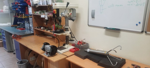 Угадайте по фоткам, кем я работаю?