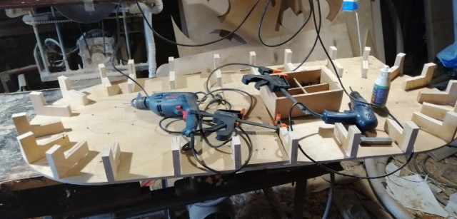 Стол для... Ну просто чтобы был