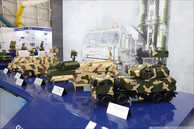 Аэро Индия-2021 проходит в Бангалоре