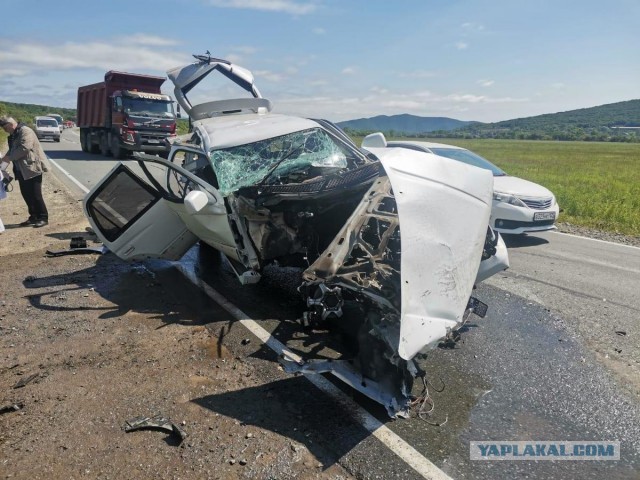 Пять человек погибли в автокатастрофе на трассе Хабаровск - Владивосток