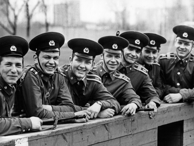 Фотографии связанных с историей Красной и Советской Армии.