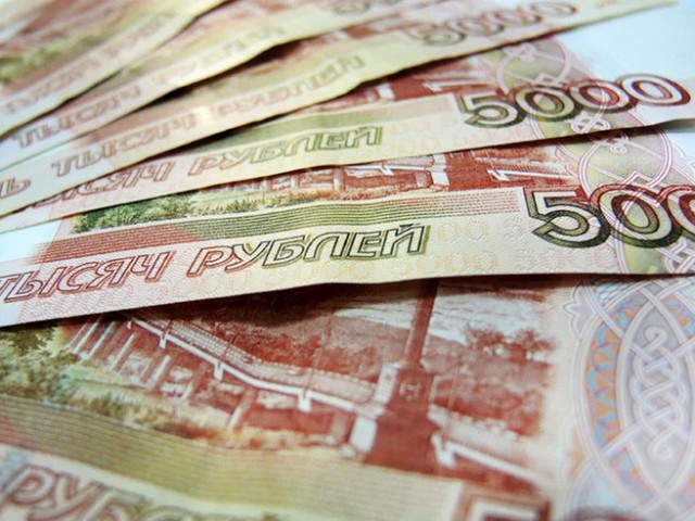 Москвич выставил машину на продажу и показал заинтересованным покупателям ПТС и паспорт для юридической проверки