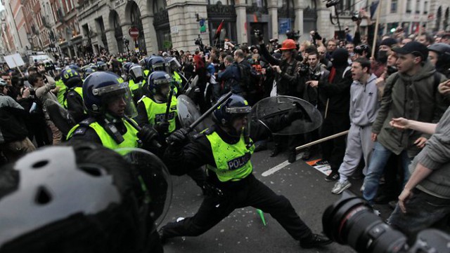 Майдан снова зажег покрышки!