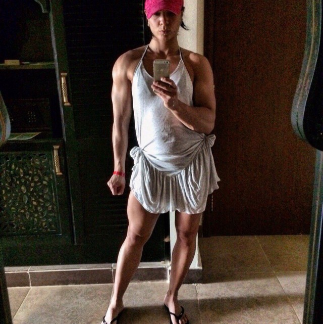 Сильная, ну очень сильная женщина!