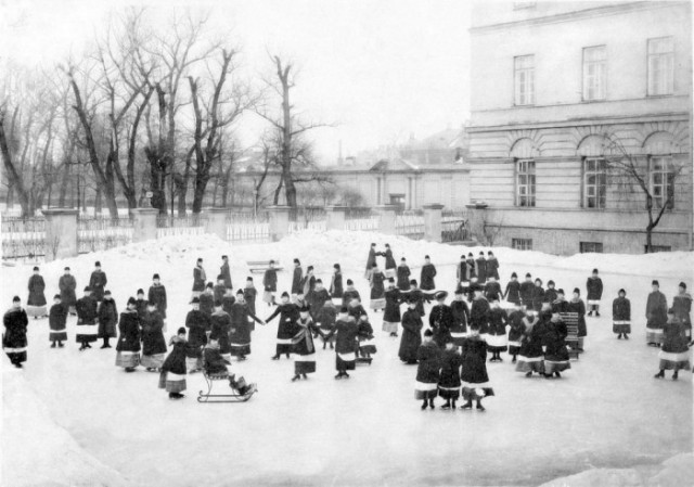 Фотографии Смольного института благородных девиц