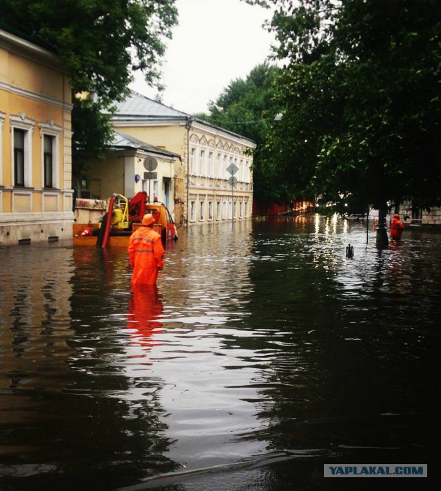 В Китае третьи сутки идут самые сильные дожди за последние 100 лет