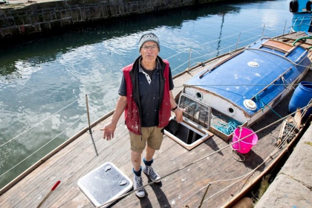 Британец потратил пять лет на реставрацию яхты, которая затонула через пять минут после спуска