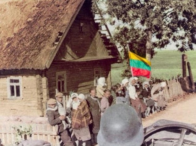 Очередная драпировка Мавзолея Ленина, как величайшая историческая подлость