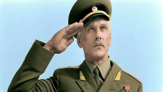 Почему снайпер Антонов стрелял в немцев на переднем краю только под звуки советского пулемета