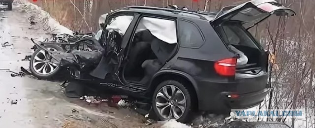 Как сделать свой автомобиль короче в два раза немного поспешив на трассе.