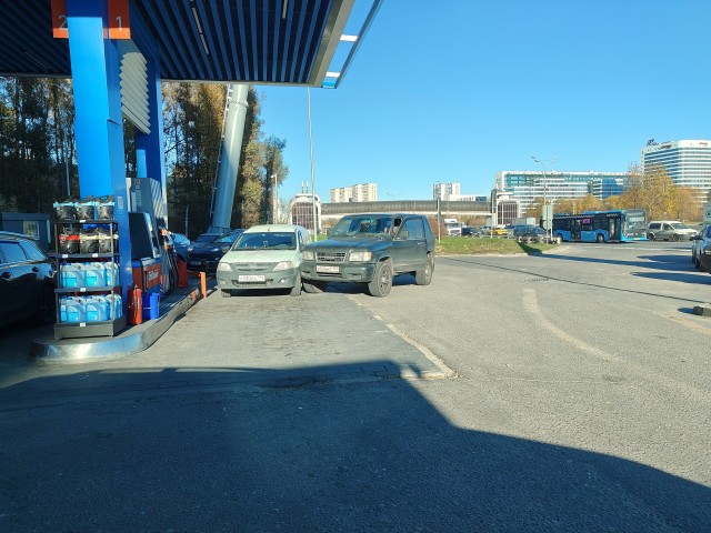 Глупое ДТП на АЗС