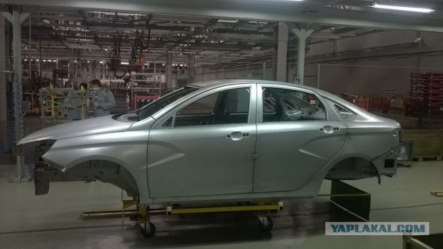 В Ижевске сварили первый кузов Lada Vesta.