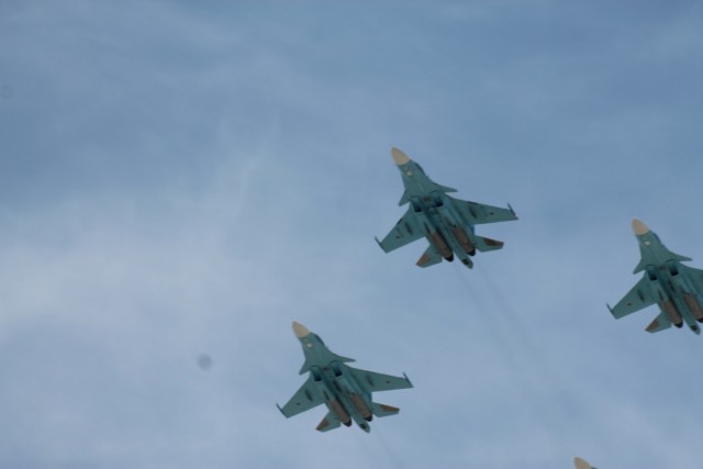 Стальная мощь в воздухе над головой