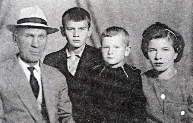 Знаменитости в кругу семьи.,  Фото из домашних архив