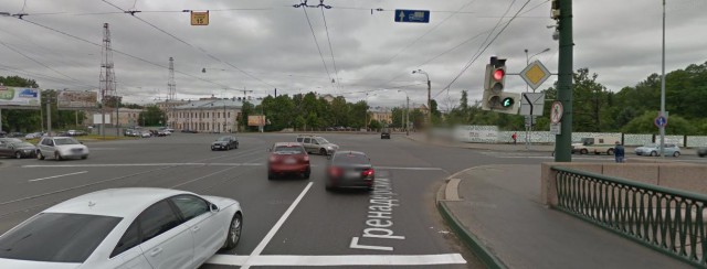 Кто уступает?