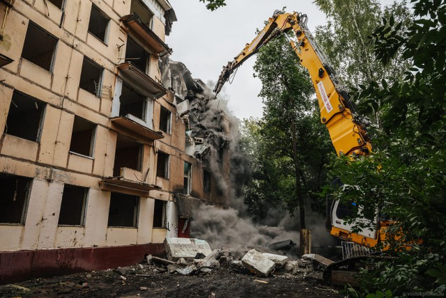 Первый пошел... Как прошел первый снос по программе реновации в Москве