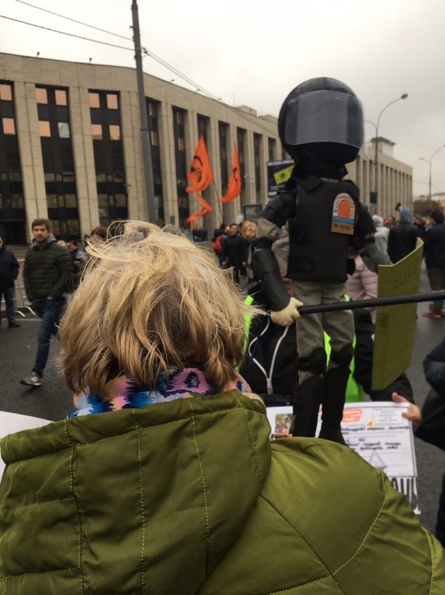 Небольшая подборка фотографий со вчерашнего митинга "Отпускай"