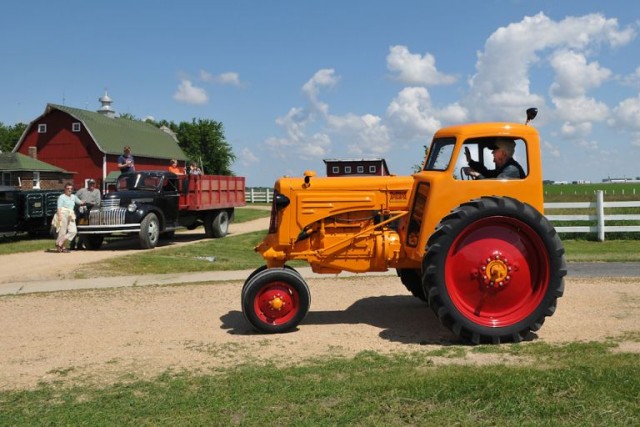 Трактор, который хотел быть автомобилем: Minneapolis-Moline UDLX Comfortractor (1938)