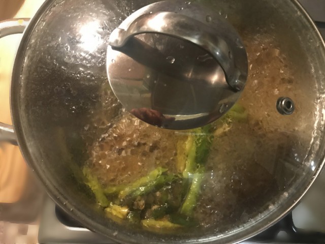 Корейский суп Юккедян (육개장)
