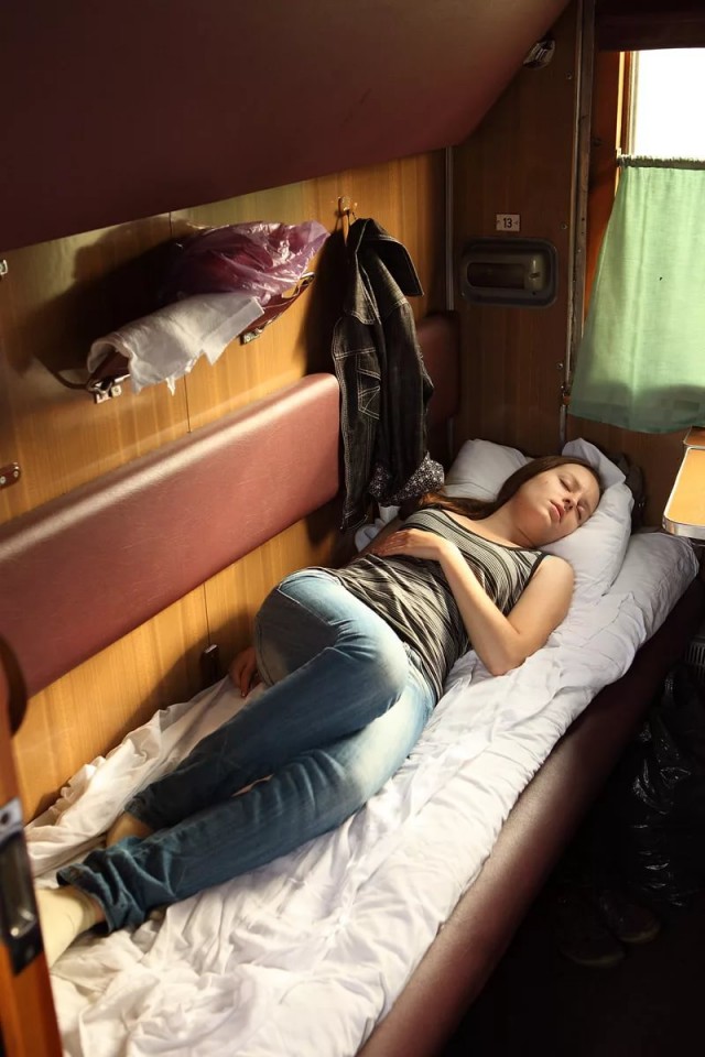 Фотографии красивых попутчиц в поездах