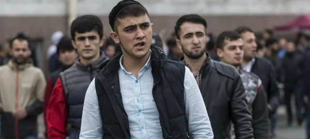 Спортивный центр выживают из здания. Рядом появится хостел для мигрантов