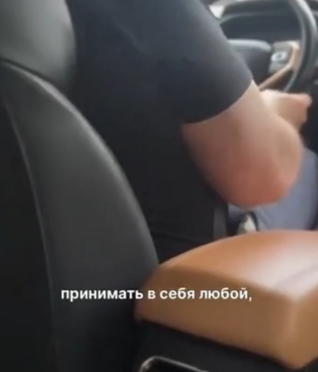 Девушка просто села в такси, а вышла с повышенной самооценкой — водитель выдал базу по женской красоте