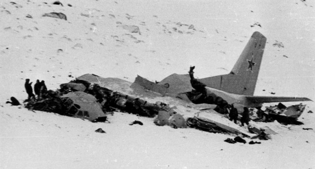 Поиски самолёта Ан-26, разбившегося в октябре 1989 года. Вулкан Ааг. Август 2017