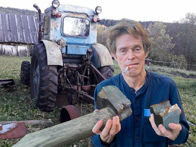 Фотожаба: Уиллем Дефо держит апельсины