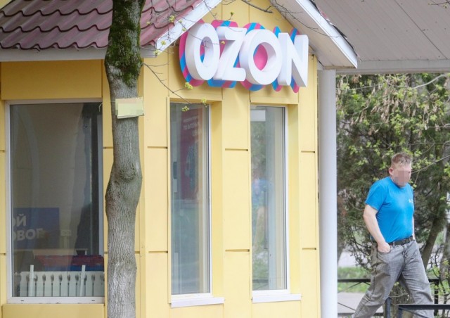 Мужчина 10 раз заказывал упаковку из 500 пакетов, пересчитывал и возвращал