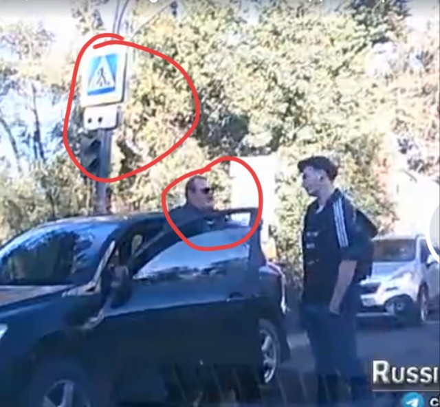 Велосипедист правильно перешёл дорогу.