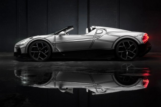 Bugatti W16 Mistral Blanc Eternel: мощность 1578 л.с. и отделка из настоящего королевского фарфора
