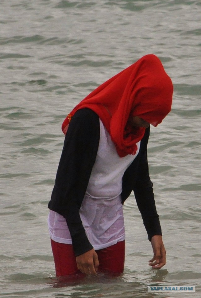 В чем купаются арабки