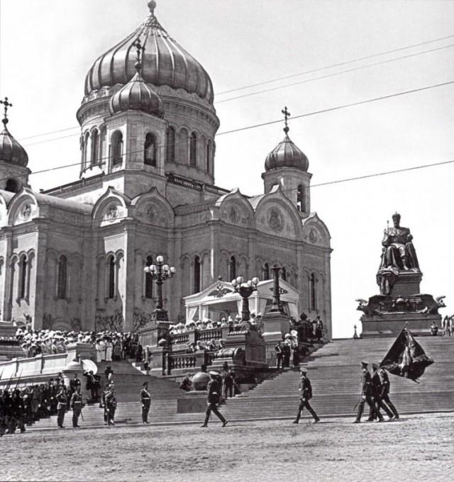 История в фотографиях
