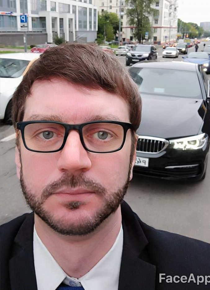 Заказывает такси, чтобы разменять фальшивые деньги!