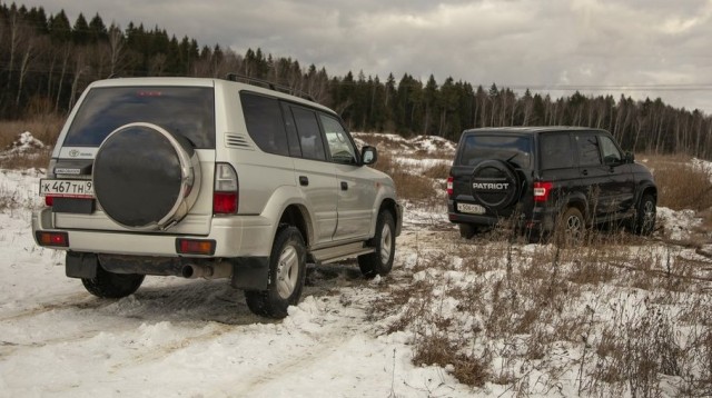 20 летний Toyota LC Prado 90 против нового УАЗа Патриот с АКПП